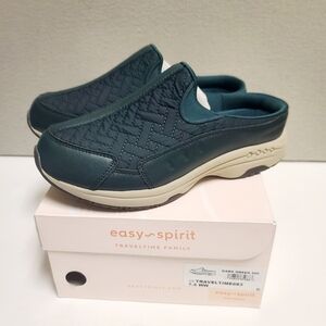 Easy Spirit Women's Traveltime Clogs Size 7.5WW Green